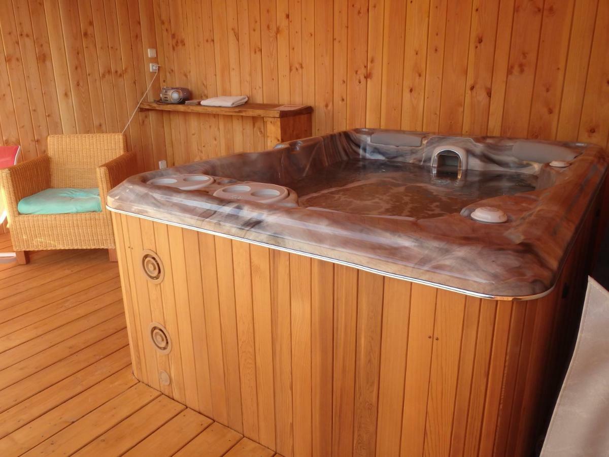 Villa Cora Venez Neuve Avec Spa Saint-Bresson Экстерьер фото